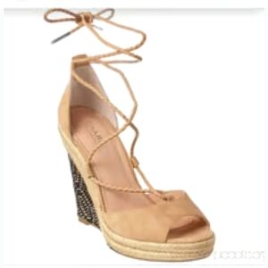 Like New Wedge sandals